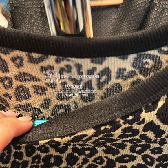 Cheetah Scoop Neck Tee - Picture 2 of 2